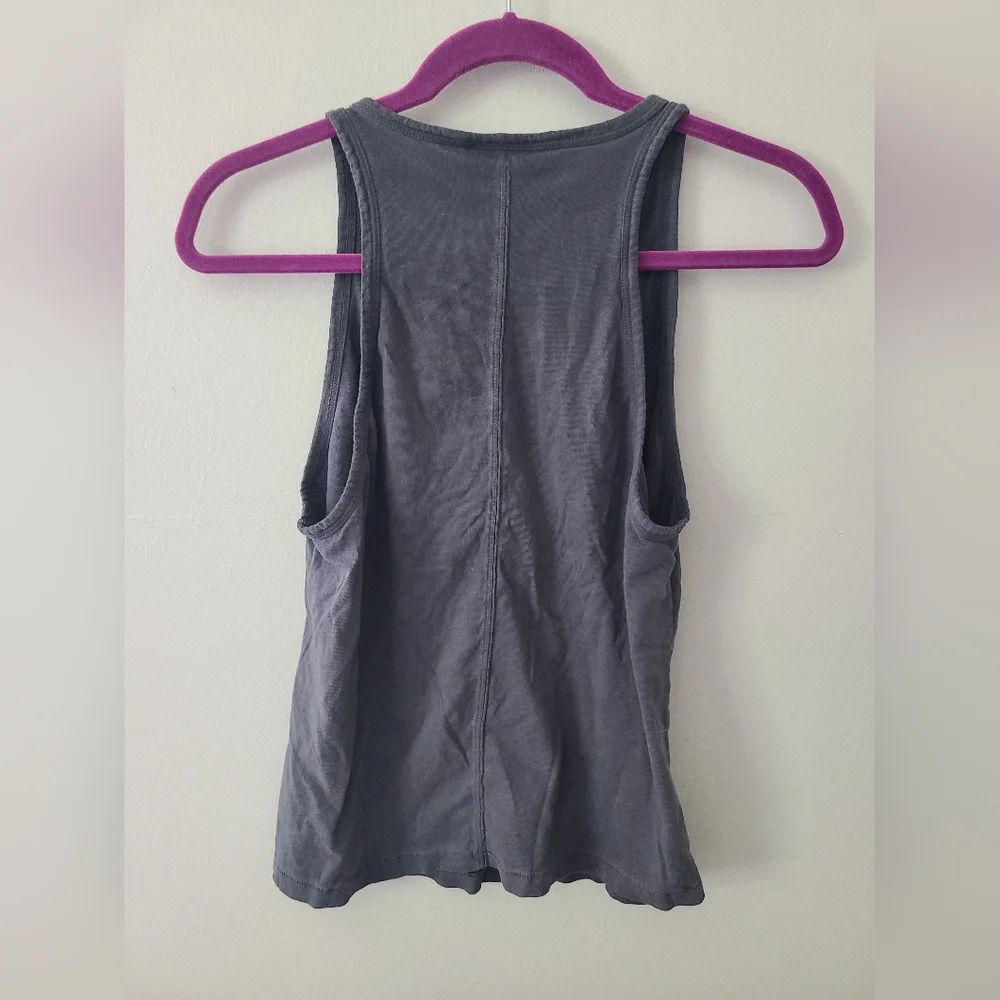 Universal Thread Tank - Picture 3 of 3